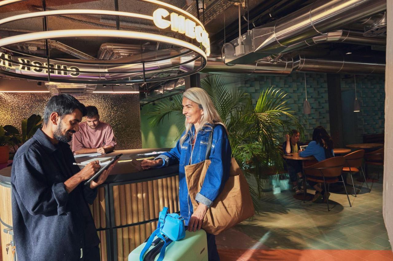 Hotel The Social Hub Madrid Esterno foto