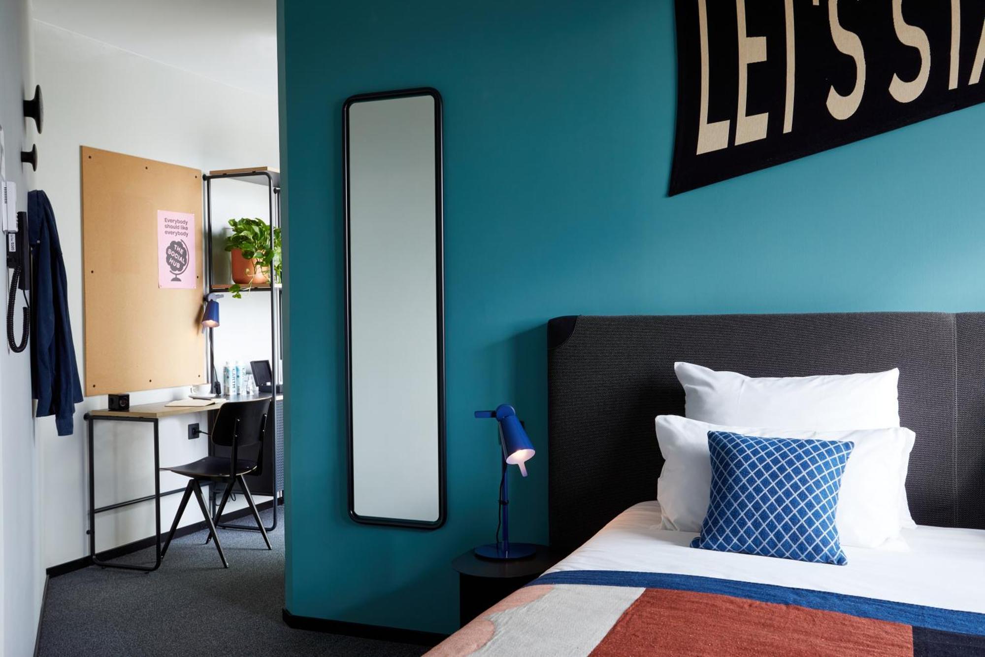 Hotel The Social Hub Madrid Esterno foto